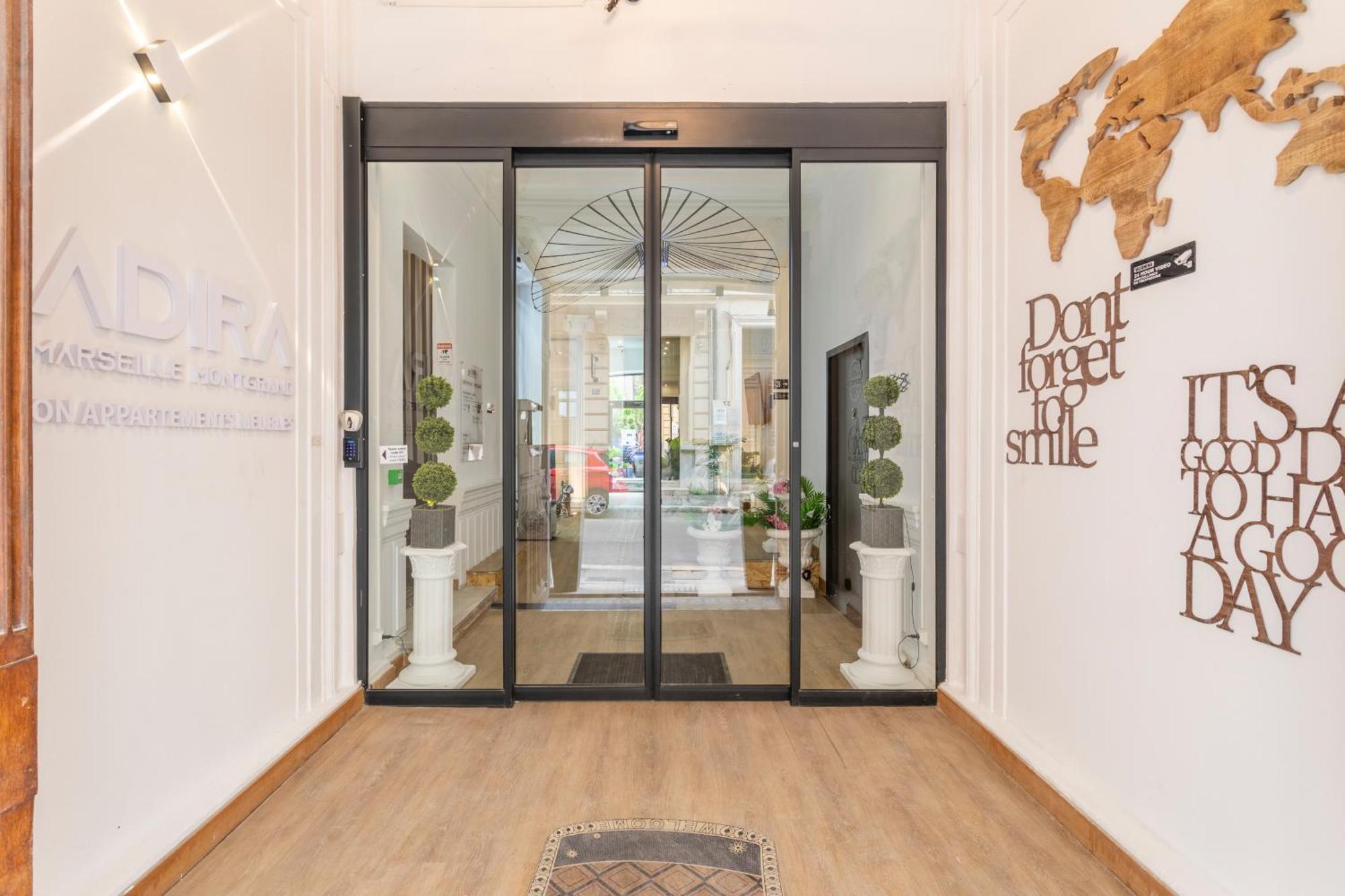 Adira Marseille Montgrand 2 Etoiles Apartment Luaran gambar